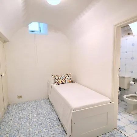 Villa Sleeps 13 Pool Air Con Wifi Capri