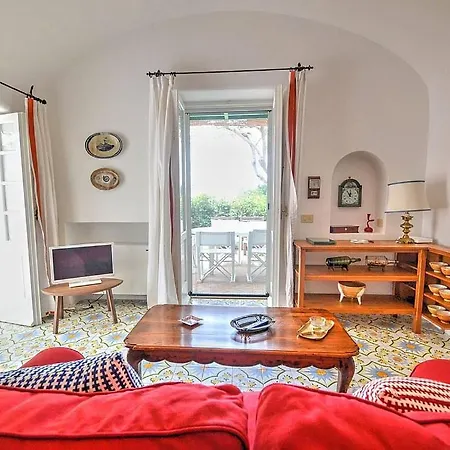 Sleeps 13 Pool Air Con Wifi Capri