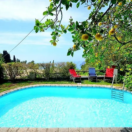 Sleeps 13 Pool Air Con Wifi Capri