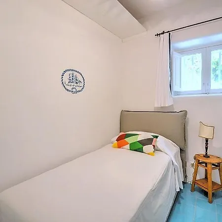 Villa Sleeps 13 Pool Air Con Wifi Capri