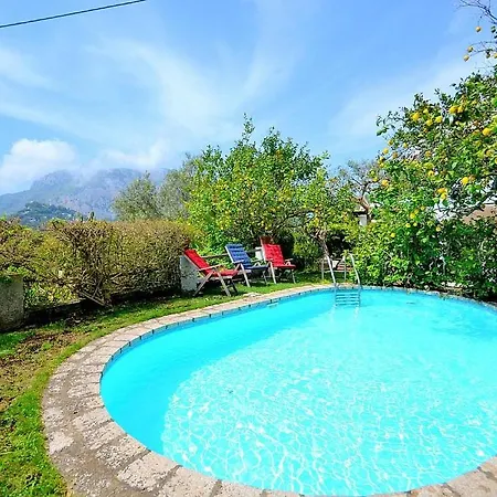 Villa Sleeps 13 Pool Air Con Wifi Capri