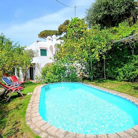 Sleeps 13 Pool Air Con Wifi * Capri