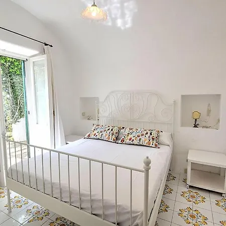 Villa Sleeps 13 Pool Air Con Wifi Capri